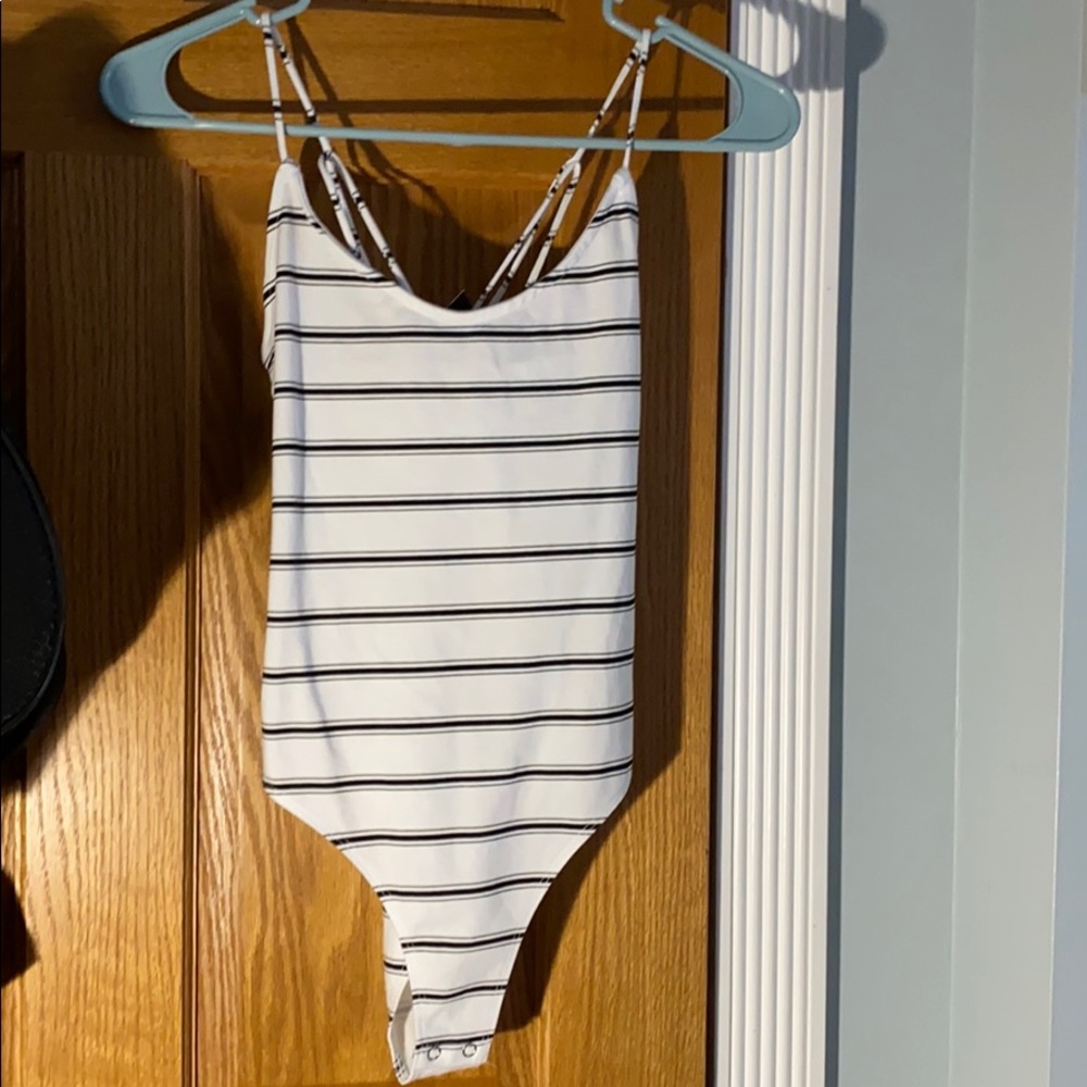 Forever 21 bodysuit size Small
